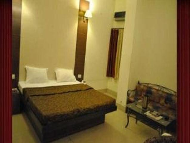 Hotel Golden Deluxe Jaipur Ruang foto