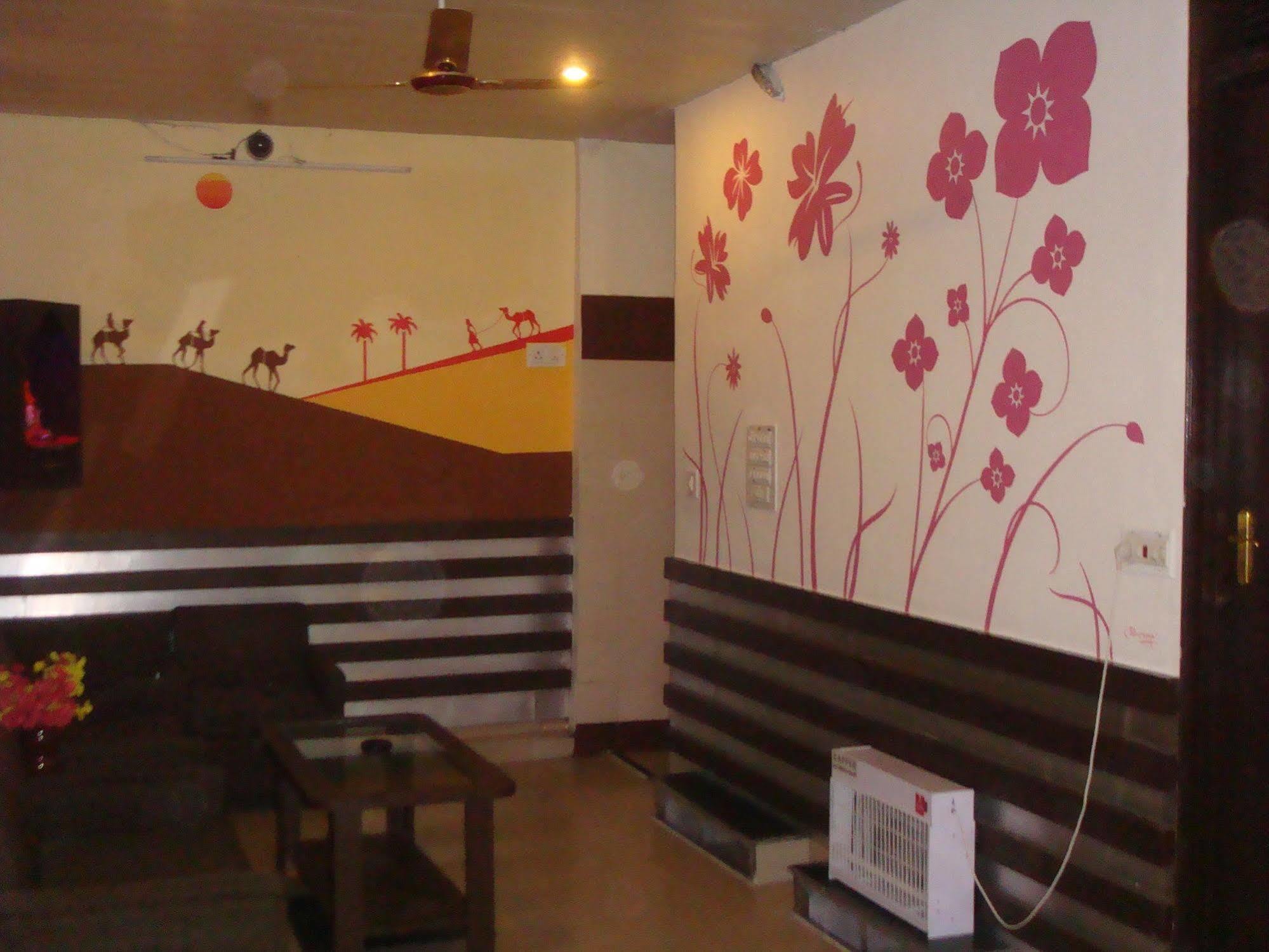 Hotel Golden Deluxe Jaipur Bagian luar foto